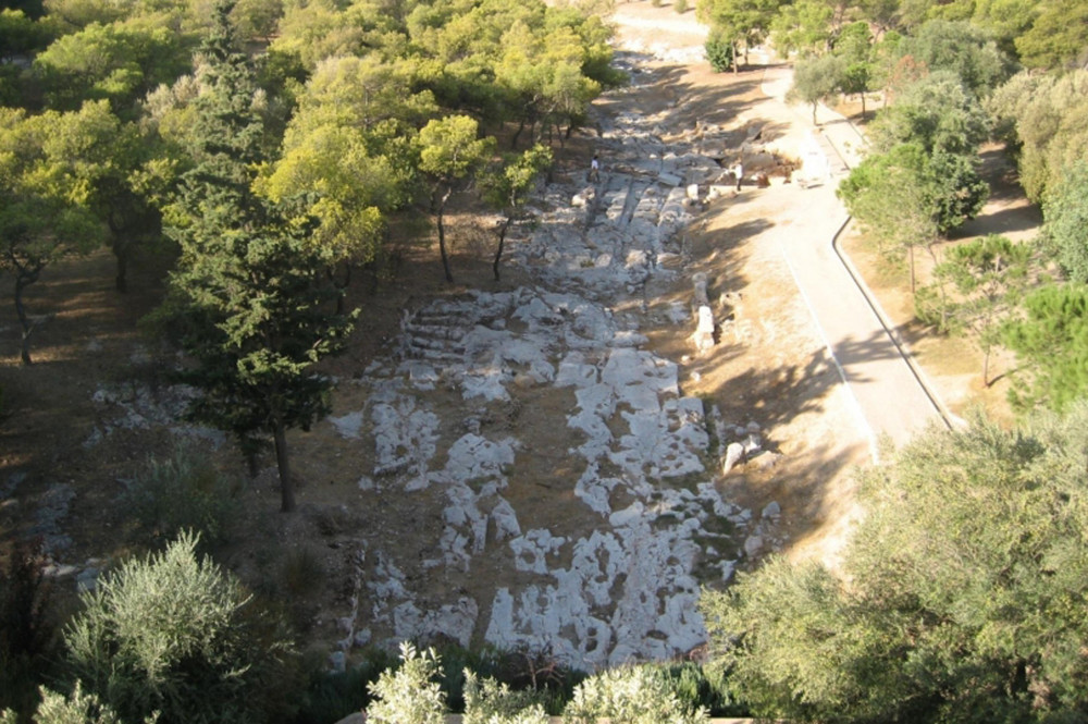 ΥΠΠΟ: νέα πολιτιστική διαδρομή προστίθεται στο δίκτυο διαδρομών της Ακρόπολης με την ανάδειξη της Κοίλης Οδού (photos)