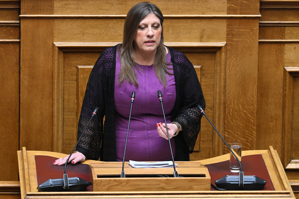 Η Ζωή Κωνσταντοπούλου και ο Κώστας Μπάρκας του ΣΥΡΙΖΑ προκάλεσαν χάος στην Ολομέλεια της Βουλής