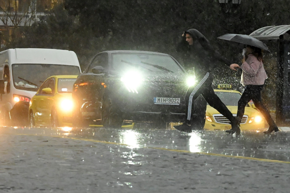Κακοκαιρία: μηνύματα 112 σε περιοχές της χώρας - Πού θα χτυπήσουν σφοδρές καταιγίδες