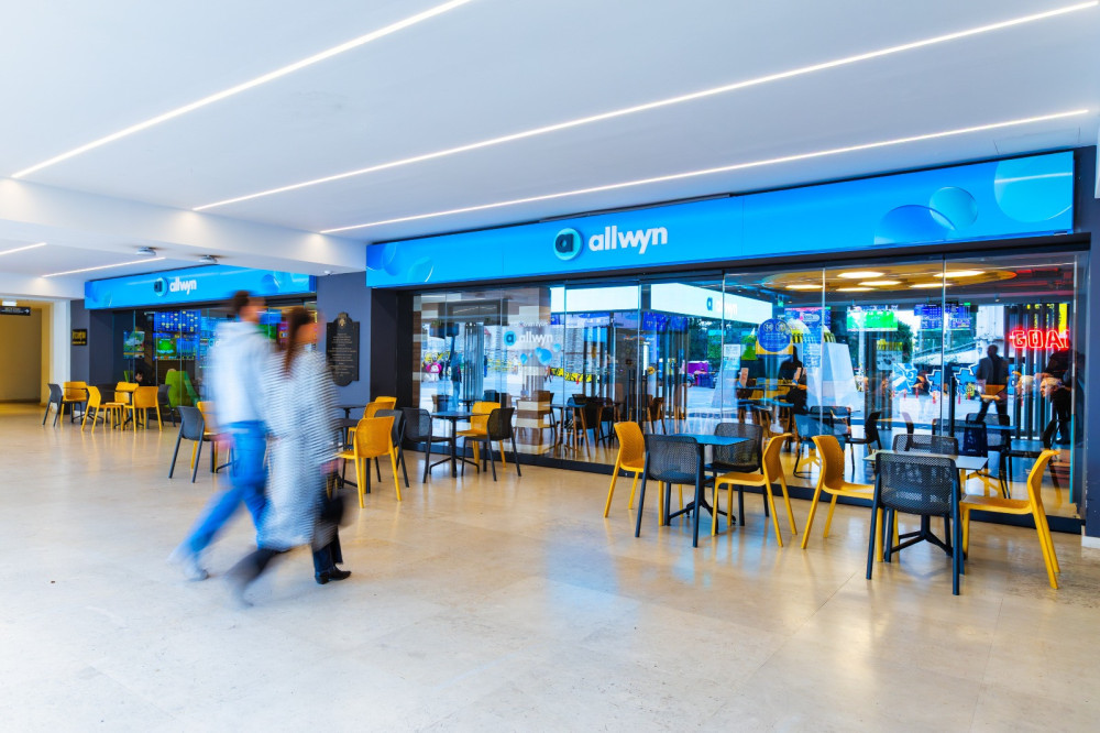 Η εποχή της Allwyn ξεκινά για το δίκτυο των καταστημάτων του ΟΠΑΠ