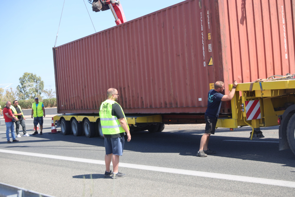 Τροχαίο στον Κηφισό: νεκρός ο 25χρονος οδηγός από τη σύγκρουση των φορτηγών