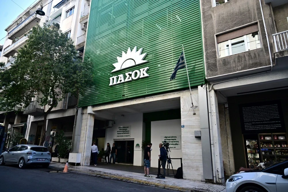 Στο ΠΑΣΟΚ τώρα τα βάζουν με τις δημοσκοπήσεις