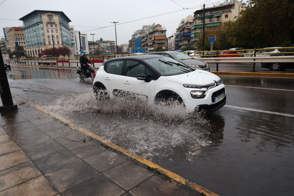 Κακοκαιρία: ήχησε το 112 στην Αττική - «Περιορίστε τις μετακινήσεις»