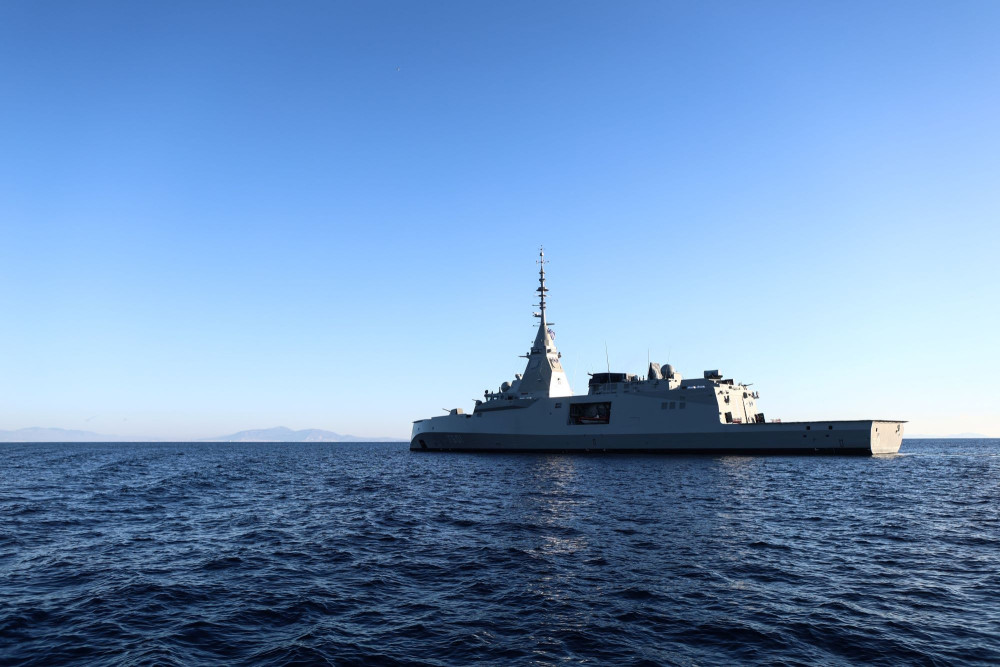 Στα ελληνικά νερά η φρεγάτα «Κίμων» - Live η υποδοχή από το Πολεμικό Ναυτικό (photos)