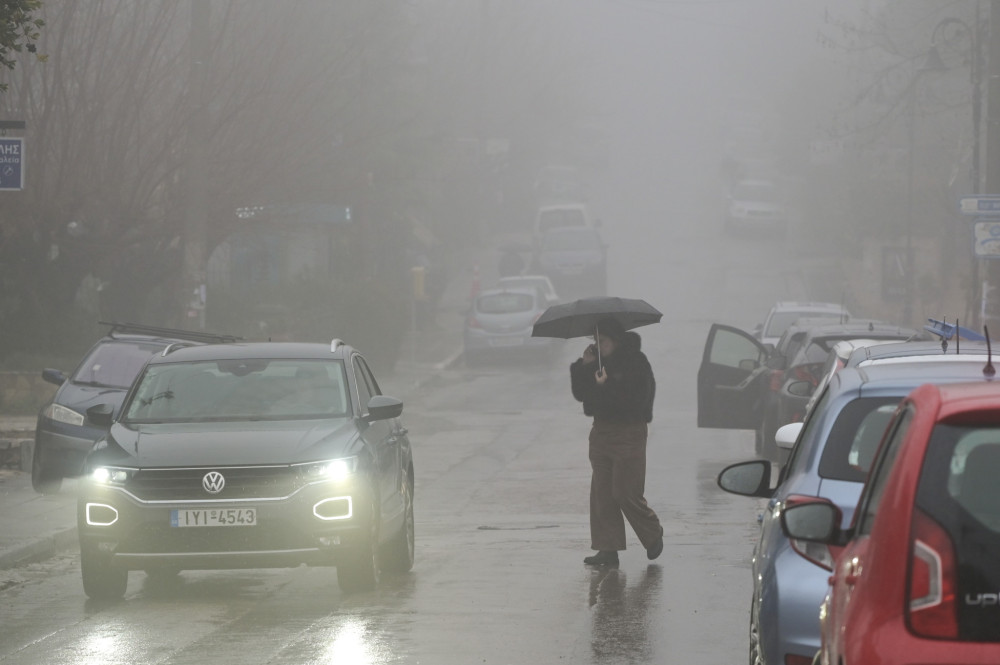 Βρέχει ξανά έντονα σε πολλές περιοχές της Αττικής - Πώς θα κινηθεί η κακοκαιρία