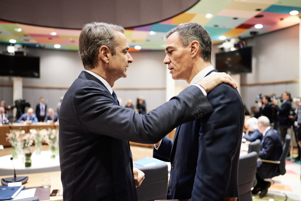 Συλλυπητήρια Κυριάκου Μητσοτάκη στον Πέδρο Σάντσεθ για το σιδηροδρομικό δυστύχημα στην Ισπανία (photos)