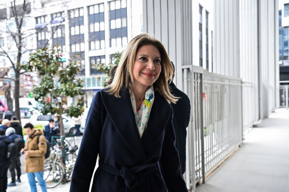 Καρυστιανού: η θρησκόληπτη Γρατσία και ο συμβολισμός του περιστεριού (video)