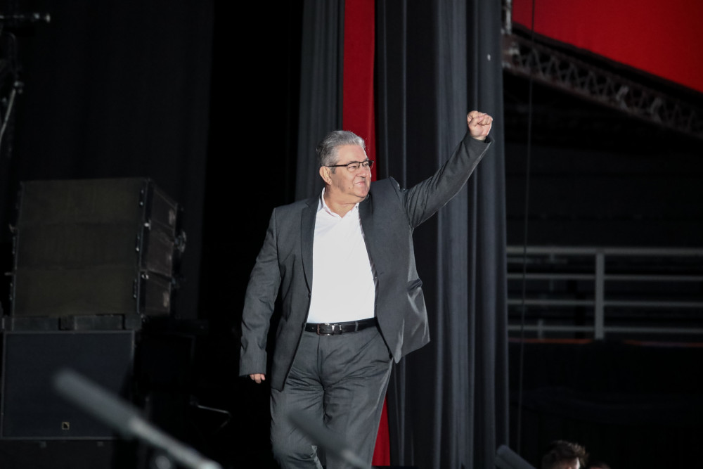 Κουτσούμπας σε γνώριμα μονοπάτια: επανάσταση, καταγγελίες και… καμία πρόταση εξουσίας