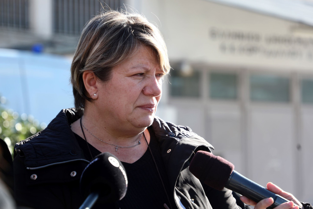 Δολοφονία Γιώργου Λυγγερίδη: «Πού βρήκαν τα χρήματα οι χούλιγκαν» αναρωτιέται η μητέρα του αστυνομικού