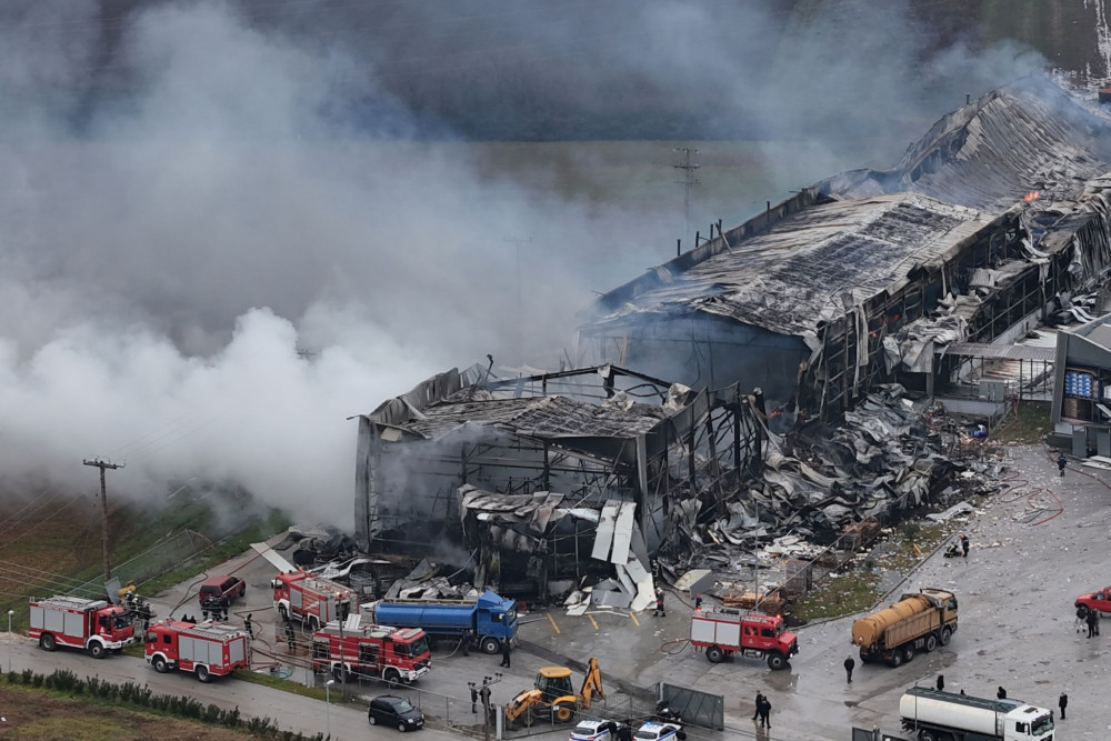 Τραγωδία στα Τρίκαλα: έρευνες για τα αίτια της έκρηξης
