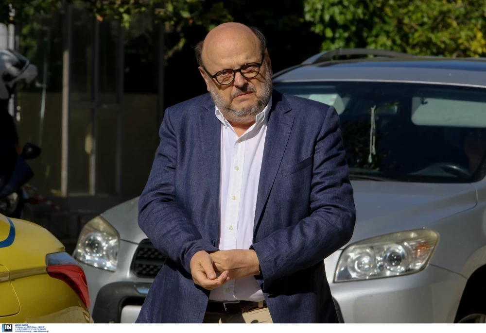 Ο Αντώναρος επιστρέφει και βλέπει πτώση Μητσοτάκη, υποστηρίζοντας την Καρυστιανού