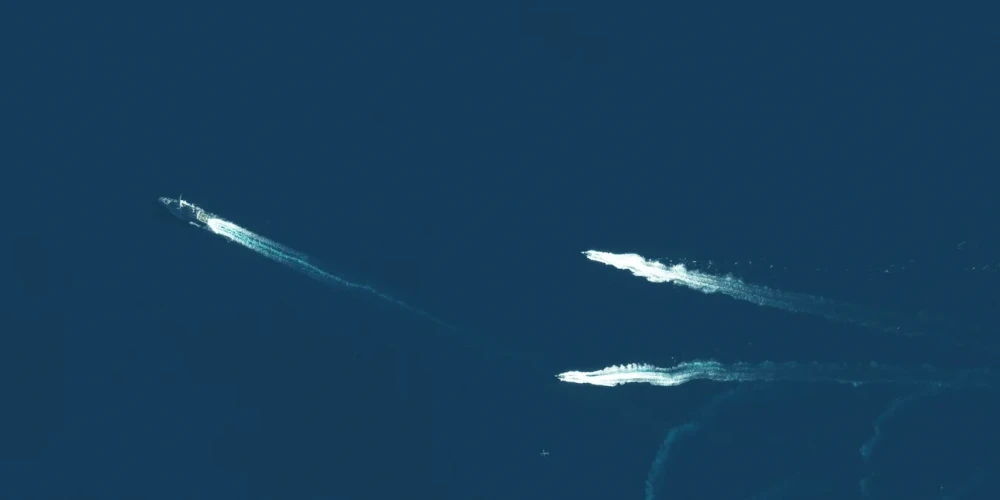 Από το διάστημα στην Ελλάδα: οι ελληνικοί μικροδορυφόροι «συνόδευσαν» τη φρεγάτα Κίμων στο ταξίδι της (photos)