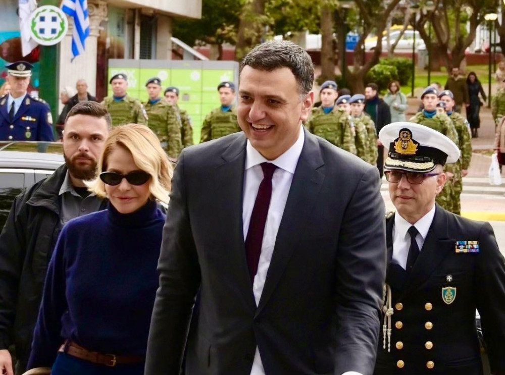 Βασίλης Κικίλιας από τον Αγιασμό των υδάτων στον Πειραιά: «Ενότητα, ομοψυχία και σύνεση»