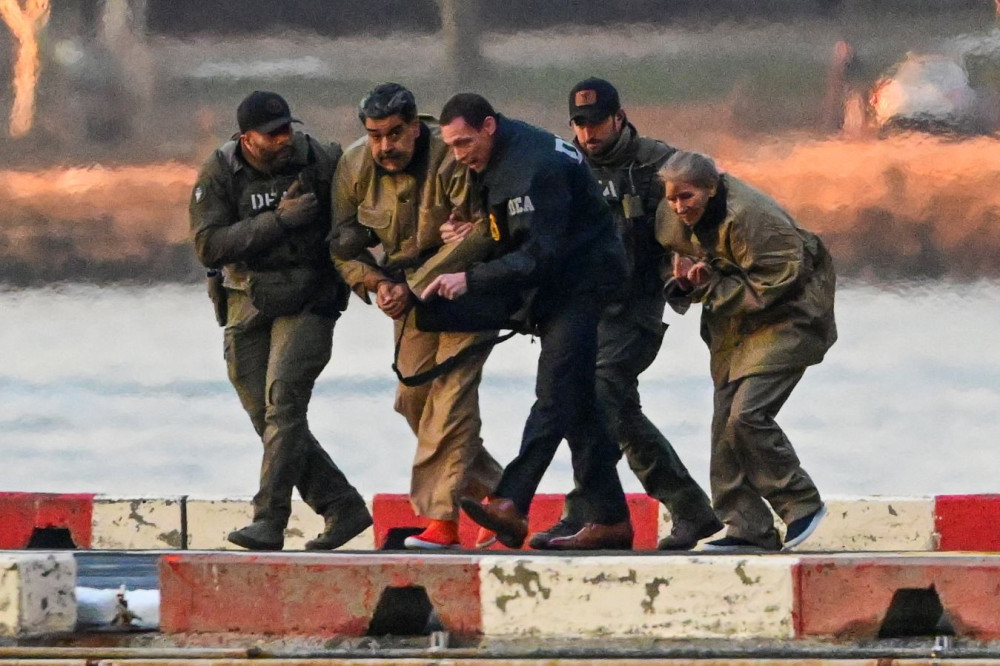 Με ελικόπτερο και δρακόντεια μέτρα ασφαλείας η μεταφορά του Μαδούρο στο δικαστήριο