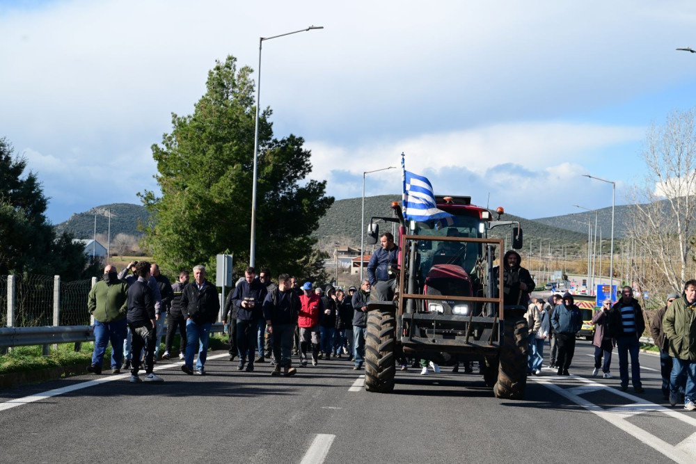 Μπλόκα αγροτών: 48ωρος αποκλεισμός εθνικών οδών και τελωνείων - Δείτε αναλυτικά