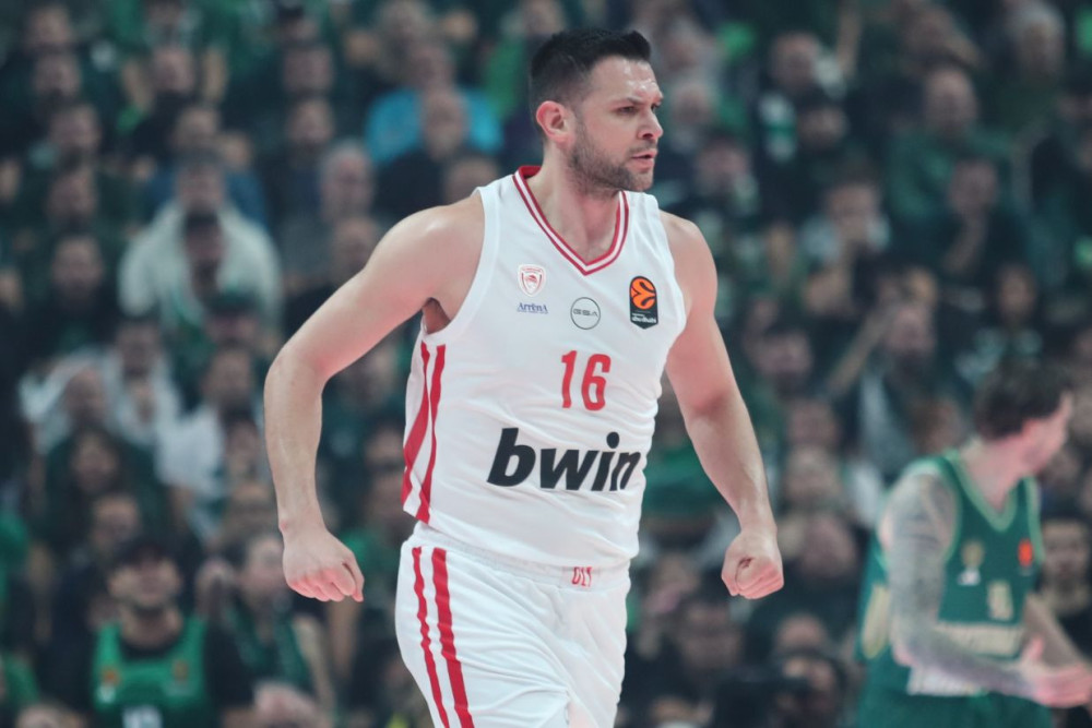 Ιστορικό ρεκόρ για Παπανικολάου: κορυφαίος ριμπάουντερ στην ιστορία του Ολυμπιακού στην Euroleague