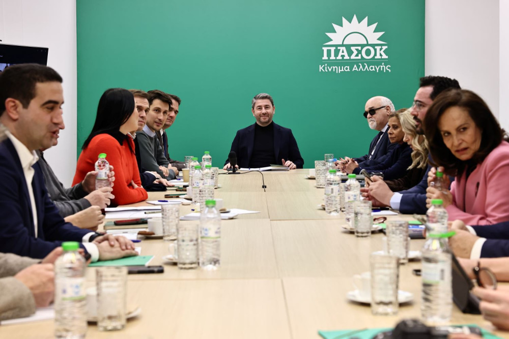 ΠΑΣΟΚ: αμφισβήτηση της ηγεσίας και του… αλγόριθμου