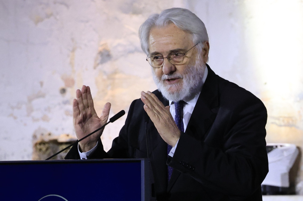 Γιάννης Σμαραγδής: Ενωμένοι οι Έλληνες, είμαστε άτρωτοι (video)