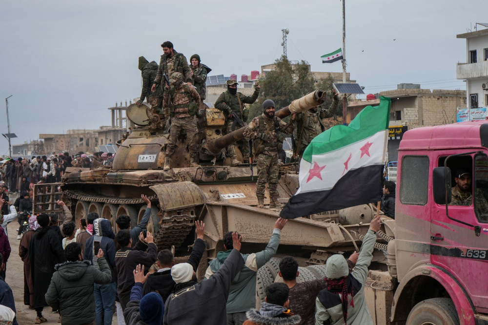 Νέα ένταση στη Συρία - Για προδοσία καταγγέλλουν τον Αχμέντ Αλ Σάραα οι Κούρδοι