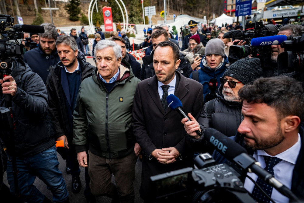 Ελβετία: ο Ιταλός ΥΠΕΞ στο σημείο της τραγωδίας στο Κραν Μοντανά