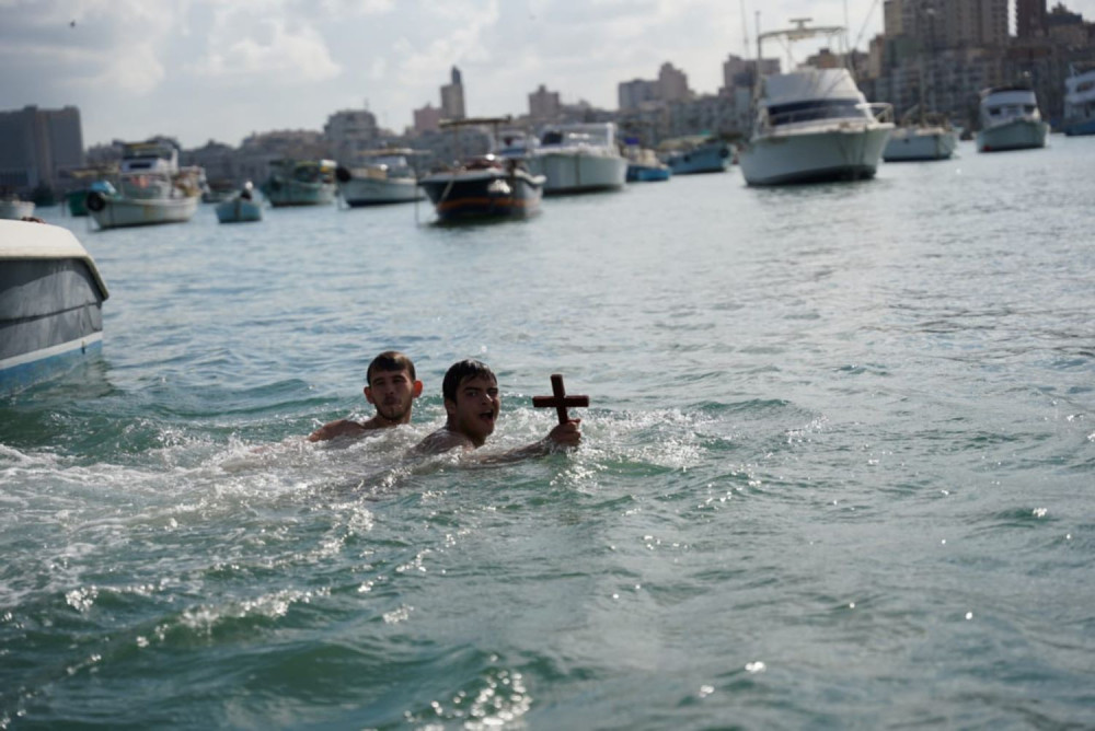 Σαν σήμερα, 6 Ιανουαρίου: τα Άγια Θεοφάνια και η φανέρωση της Αγίας Τριάδας