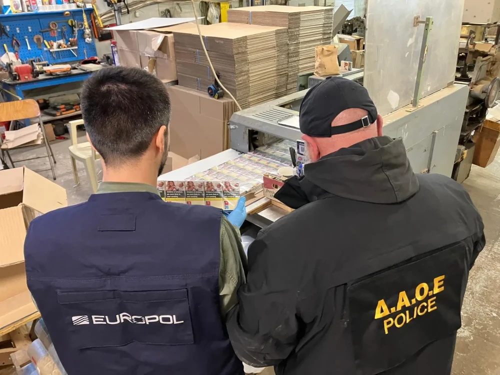 Κύκλωμα λαθραίων καπνικών προϊόντων: οι ανακοινώσεις της ΕΛΑΣ για τη δράση τους