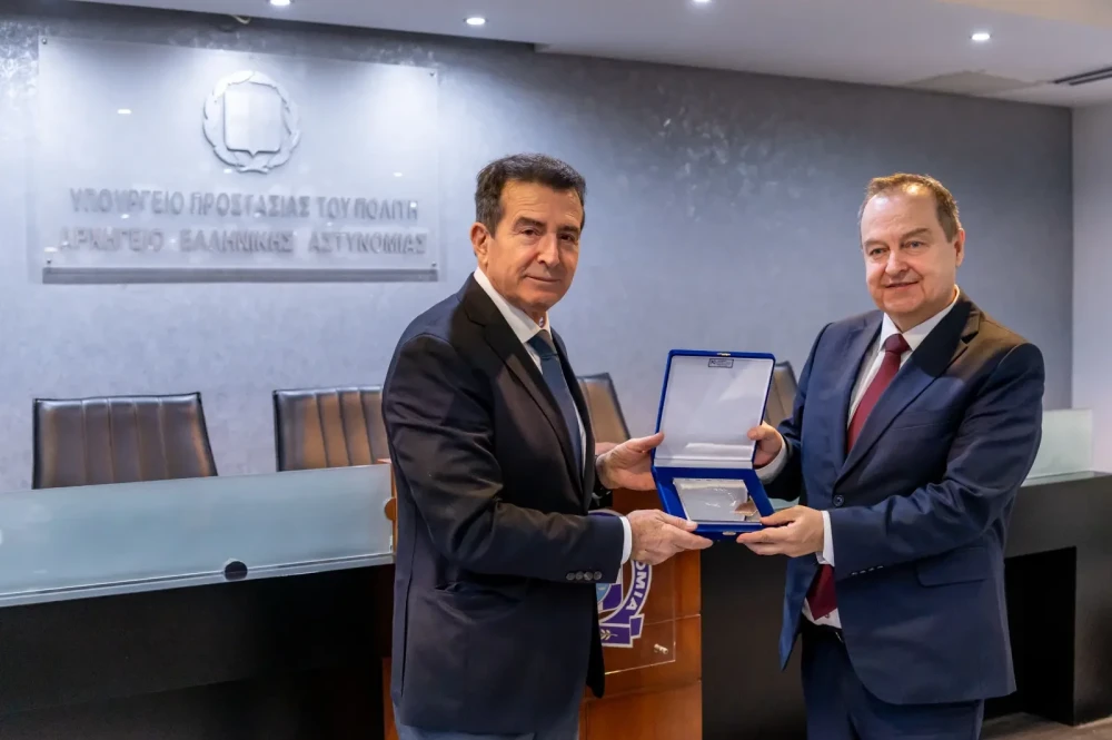 Συνάντηση Μιχάλη Χρυσοχοΐδη με τον υπουργό Εσωτερικών Υποθέσεων της Σερβίας - Τι συμφώνησαν