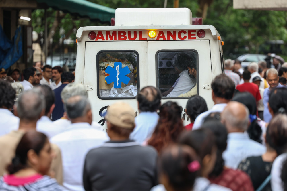 Σοκ στην Ινδία: τρία ανήλικα κορίτσια πήδηξαν από τον 9ο όροφο επειδή τους πήραν τα κινητά