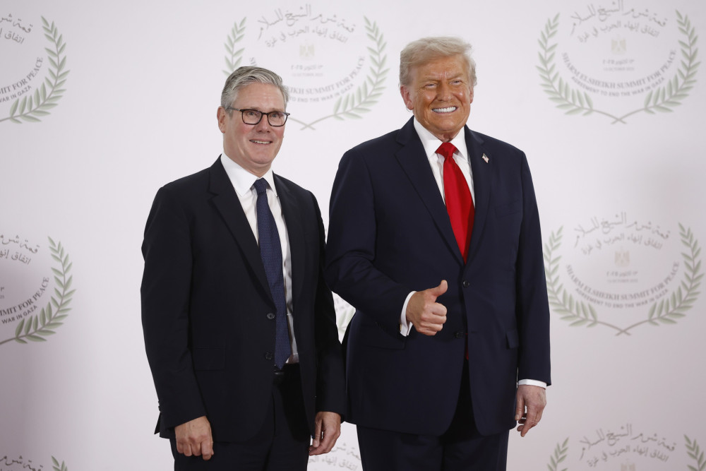 Ντόναλντ Τραμπ σε Κιρ Στάρμερ: Μην παραχωρήσετε το νησί Ντιέγκο Γκαρσία