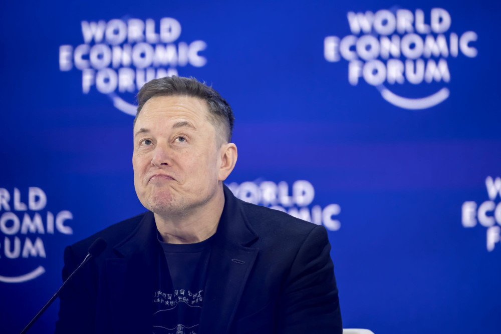 Παραλήρημα Έλον Μασκ για την απαγόρευση των social media σε ανηλίκους