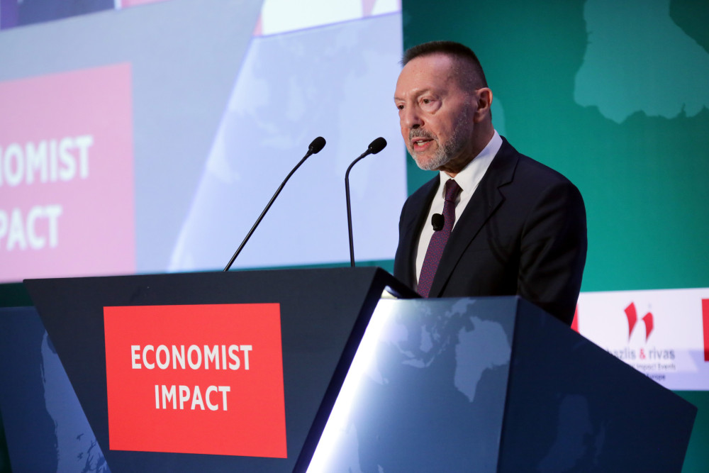 Γιάννης Στουρνάρας στο Bloomberg: Η Τεχνητή Νοημοσύνη και οι επενδύσεις δίνουν ανάσα στην Ευρωζώνη