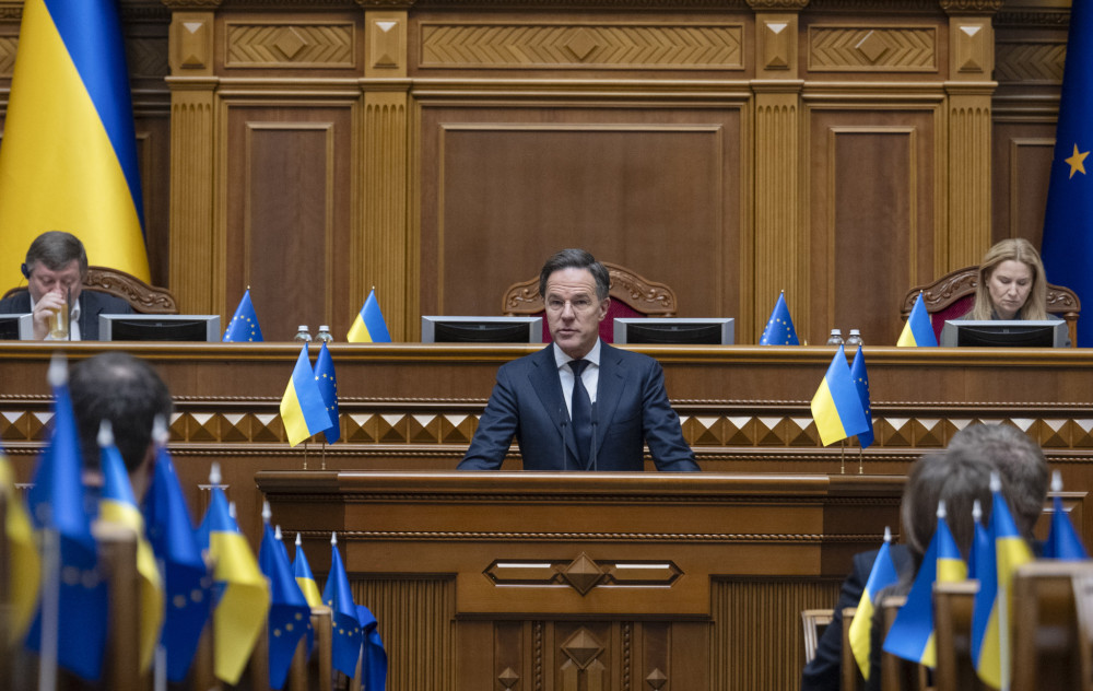 Μαρκ Ρούτε από Κίεβο: Οι ρωσικές επιθέσεις δεν δείχνουν σοβαρή δέσμευση για ειρήνη