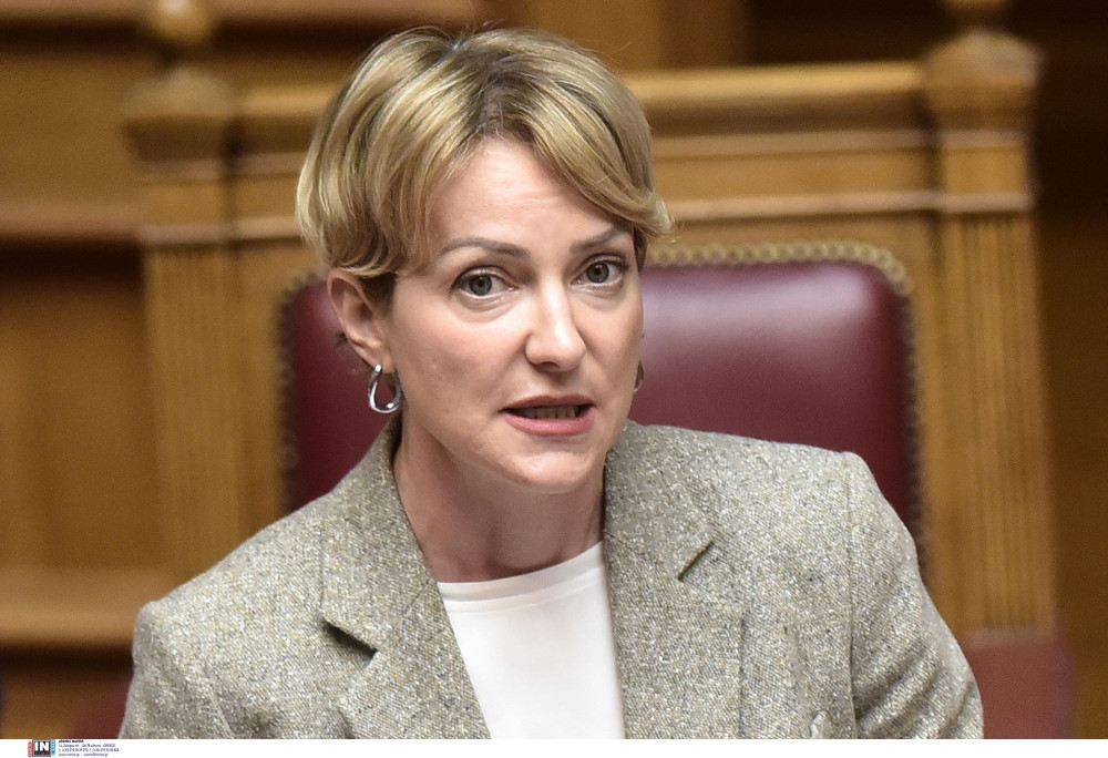 Αλεξάνδρα Σδούκου: Σε αυτές τις απόκριες το ΠΑΣΟΚ «ντύνει» τις υποθέσεις στελεχών του «γαλάζια σκάνδαλα»