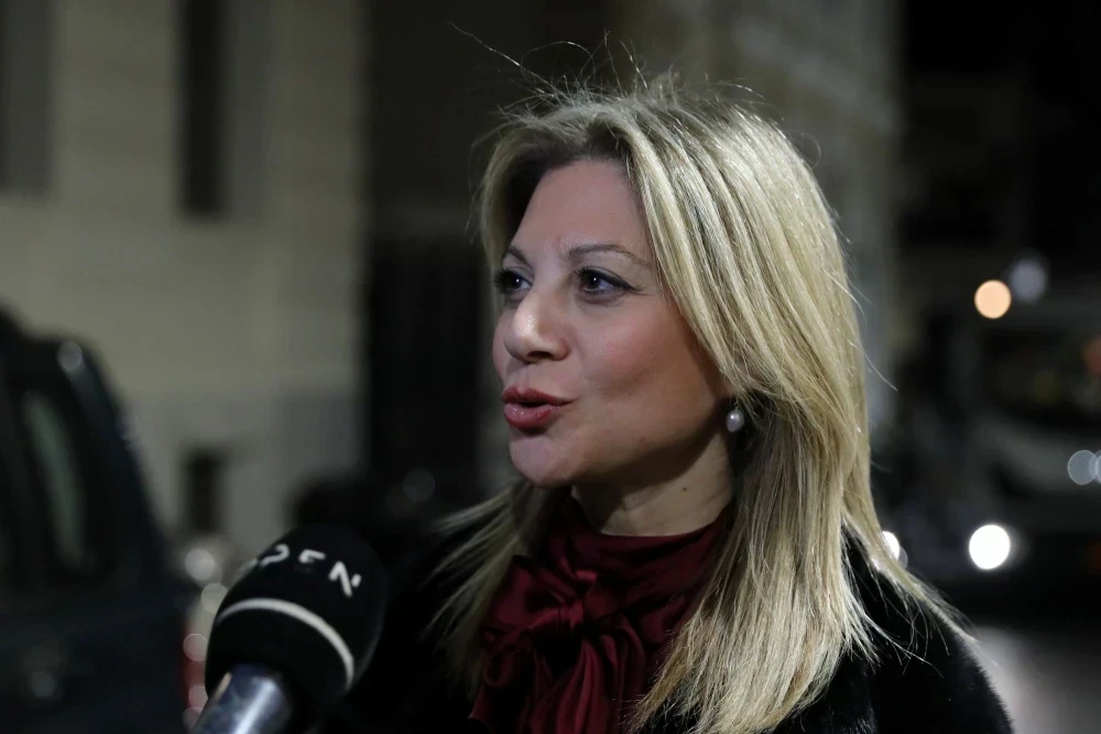 Η Καρυστιανού με αλλεργία στην κριτική: λέει ότι πάλι παρερμηνεύτηκαν οι δηλώσεις της για τη Χίο