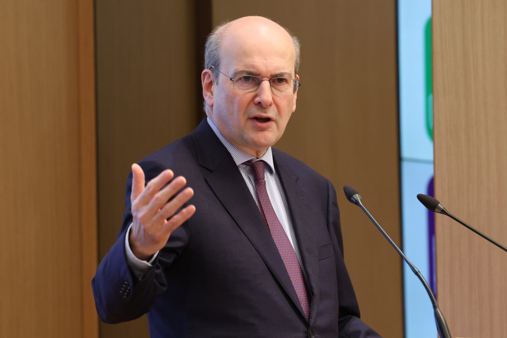 Κωστής Χατζηδάκης: Τριπλή παρέμβαση κατά της γραφειοκρατίας για πολίτες και επιχειρήσεις