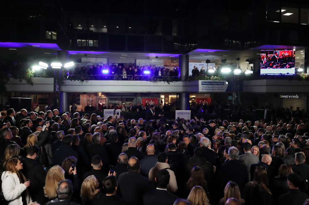Πλήθος κόσμου στα εγκαίνια του πολιτικού γραφείου του Παύλου Μαρινάκη (photos)