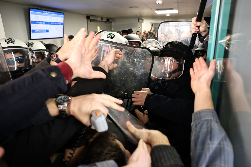 Πέτρες στη Δημοκρατία