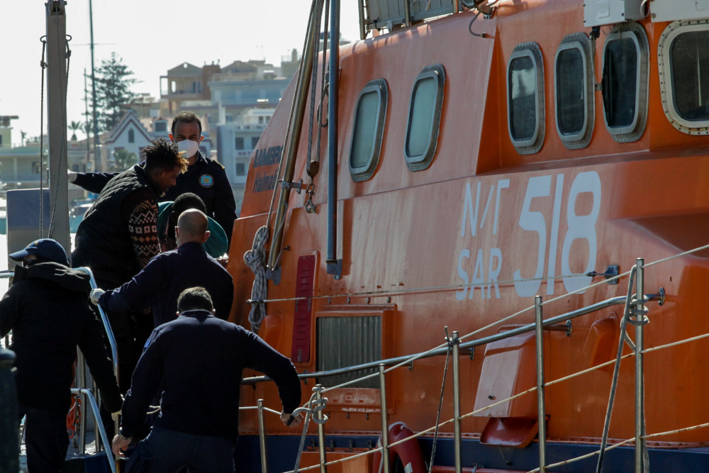 Δεν είναι ντροπή να είμαστε σοβαροί