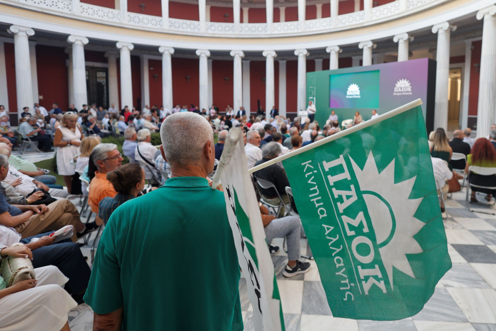 Βουλαρίνος για τα... ανοίγματα ΠΑΣΟΚ: Εντάξει, δεν θα σας ψηφίσουμε (video)