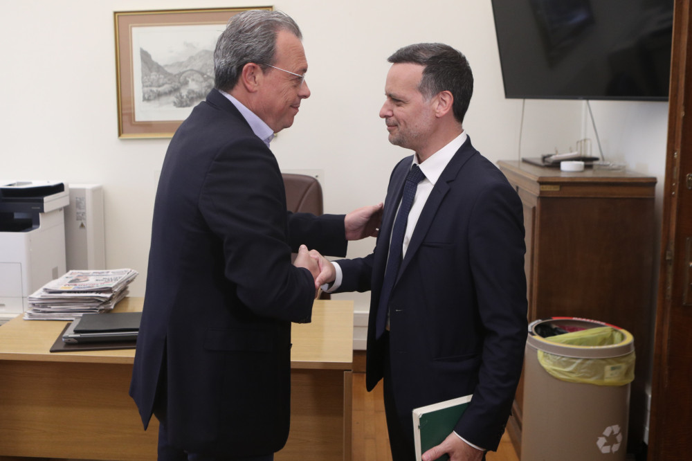 Δούκας κόβει, Φάμελλος ράβει για την... προοδευτική διακυβέρνηση