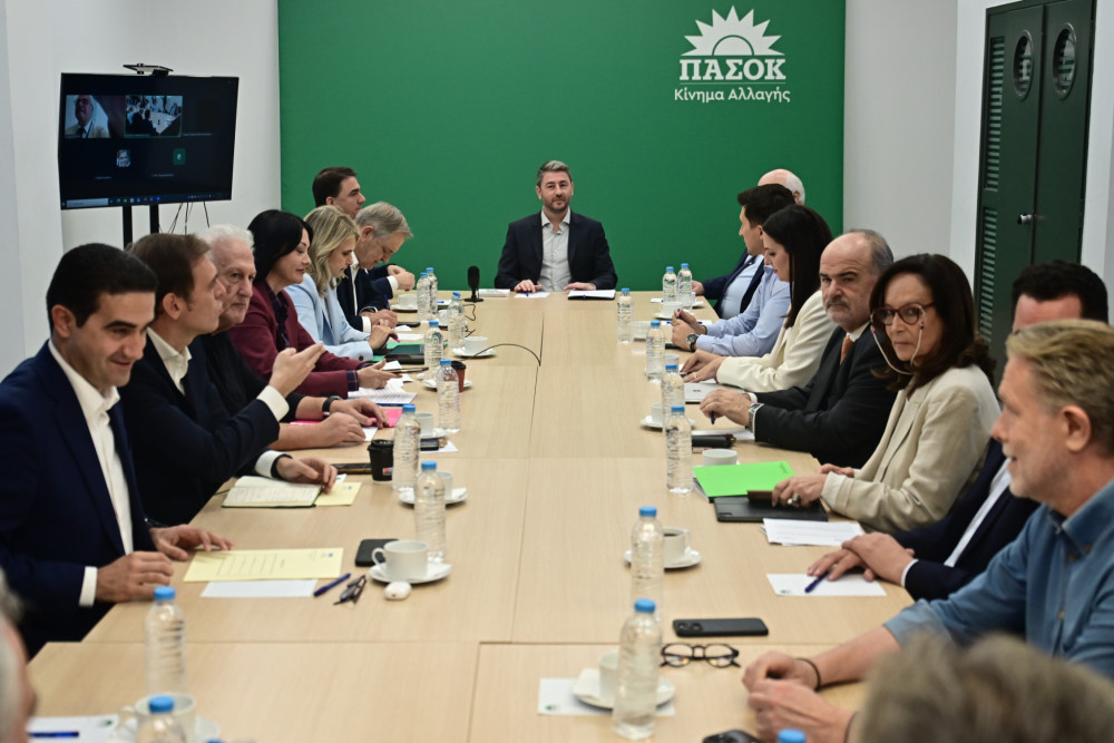 Τι έχουν τα έρμα και ψοφάνε στο ΠΑΣΟΚ - Κρίση ταυτότητας, ηγεσίας, στρατηγικής
