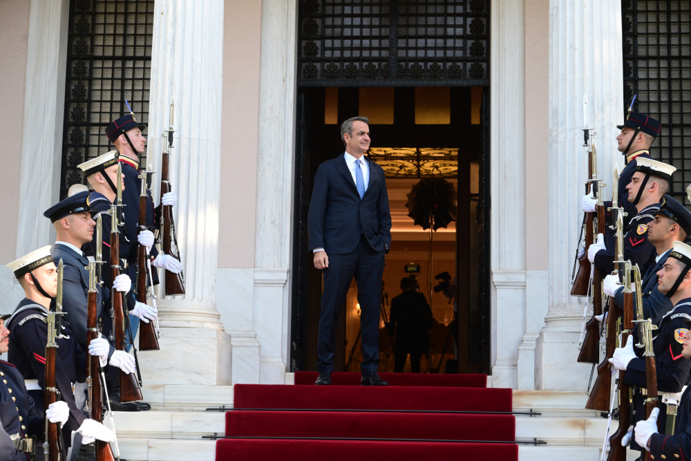 Φρεγάτες, φοροελαφρύνσεις, συνταγματική αναθεώρηση: οι τομές του κυβερνητικού έργου με απτά αποτελέσματα