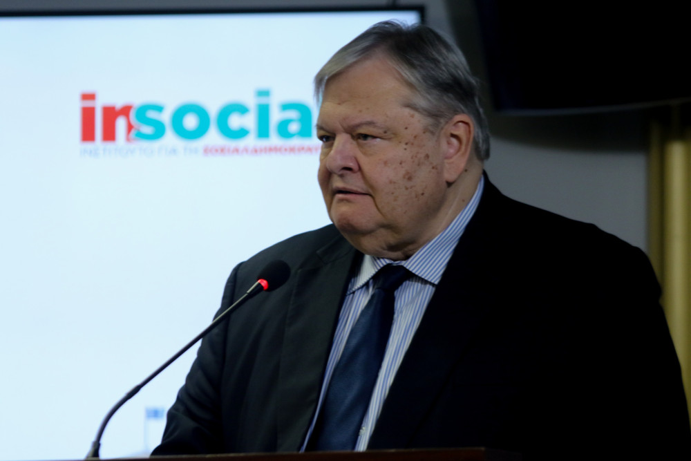 Η προσωπική πικρία οδηγός για τις επιθέσεις Βενιζέλου