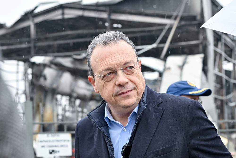 Το τερμάτισε ο Φάμελλος: «μπάζωμα της αλήθειας» και η γλώσσα των… Τεμπών