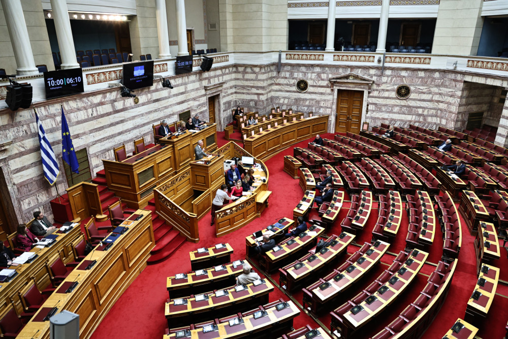 Βουλή: Σφοδρή σύγκρουση για τα Ελληνοτουρκικά πριν το τετ α τετ Μητσοτάκη-Ερντογάν