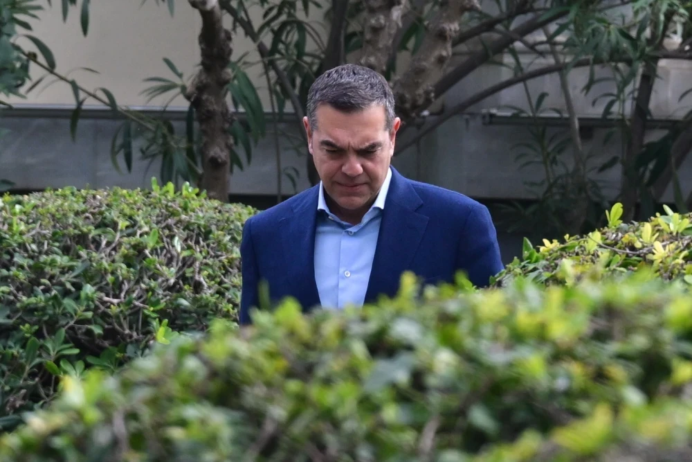 Τσίπρας: όσο πέφτει στις μετρήσεις, τόσο ανοίγει την πόρτα σε στελέχη του ΣΥΡΙΖΑ