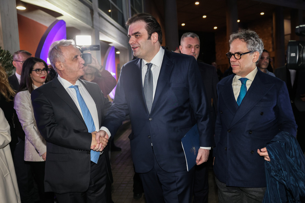 Κυριάκος Πιερρακάκης: Συνομιλούμε με όλους επί ίσοις όροις