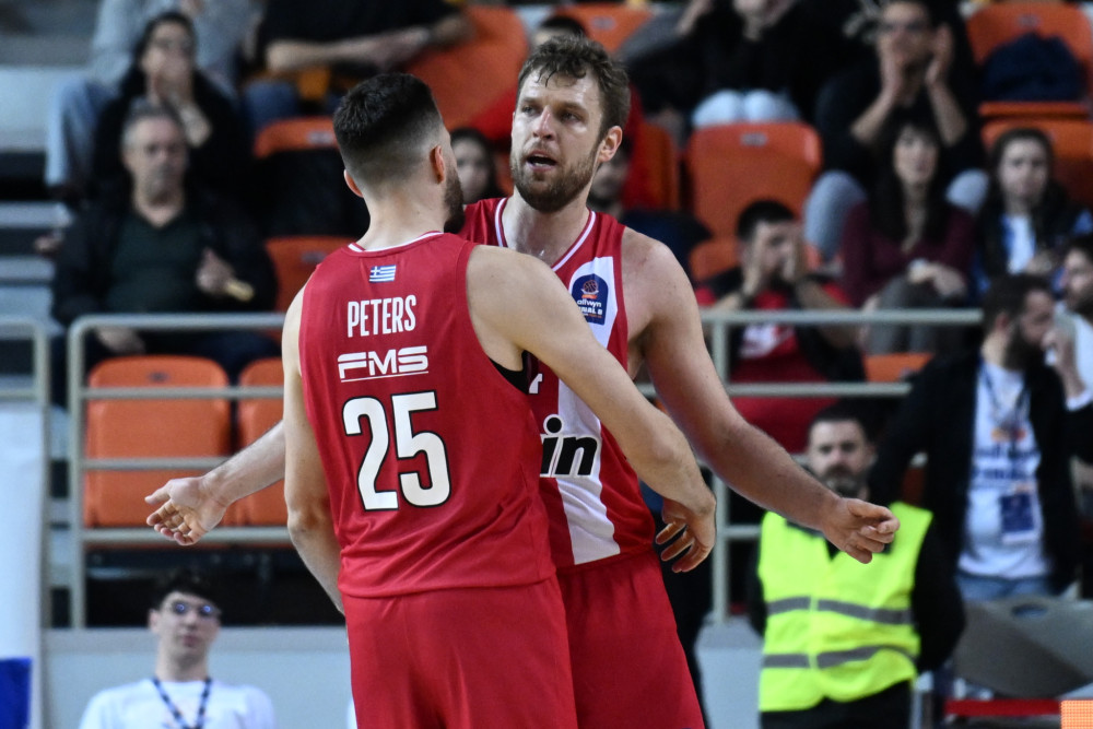 Εύκολα στον τελικό Κυπέλλου Ελλάδας ο Ολυμπιακός, αγωνία για τον Μιλουτίνοφ