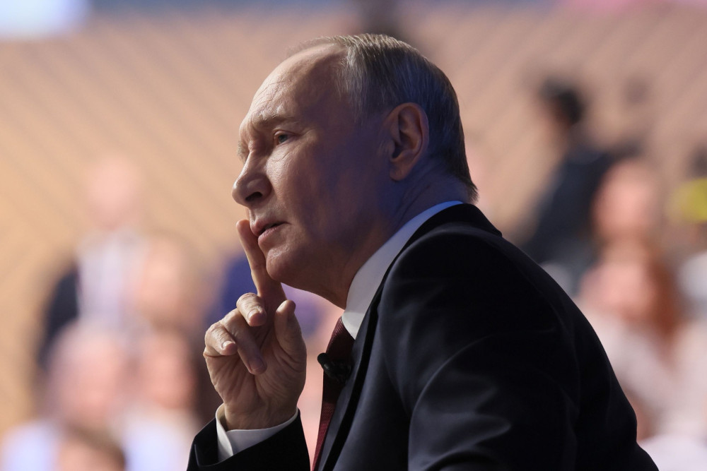 Φιλορωσικά κόμματα, χυδαίες φυλλάδες, trolls και bots: το παρεάκι του Πούτιν στην Ελλάδα