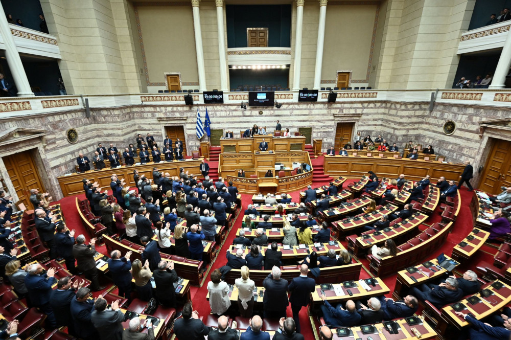 Συνταγματική αναθεώρηση: στο επίκεντρο άρθρο 86, μη κρατικά πανεπιστήμια, μονιμότητα στο δημόσιο, δικαιοσύνη